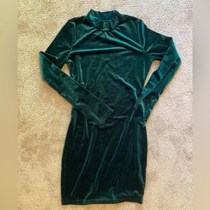 Green Velvet Mock-Neck Bodycon Dress